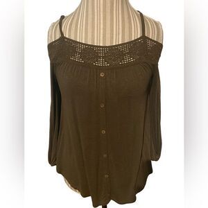 Aeropostale top excellent condition  size medium cute top great deal